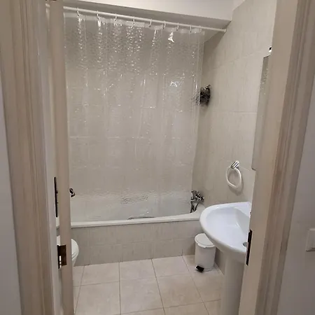 Viana 550, 3 Bedrooms With Air Conditioning *
